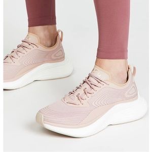 APL Streamline Running Shoe